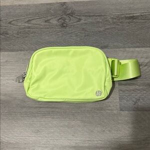 lululemon - everywhere belt bag NEVER USED